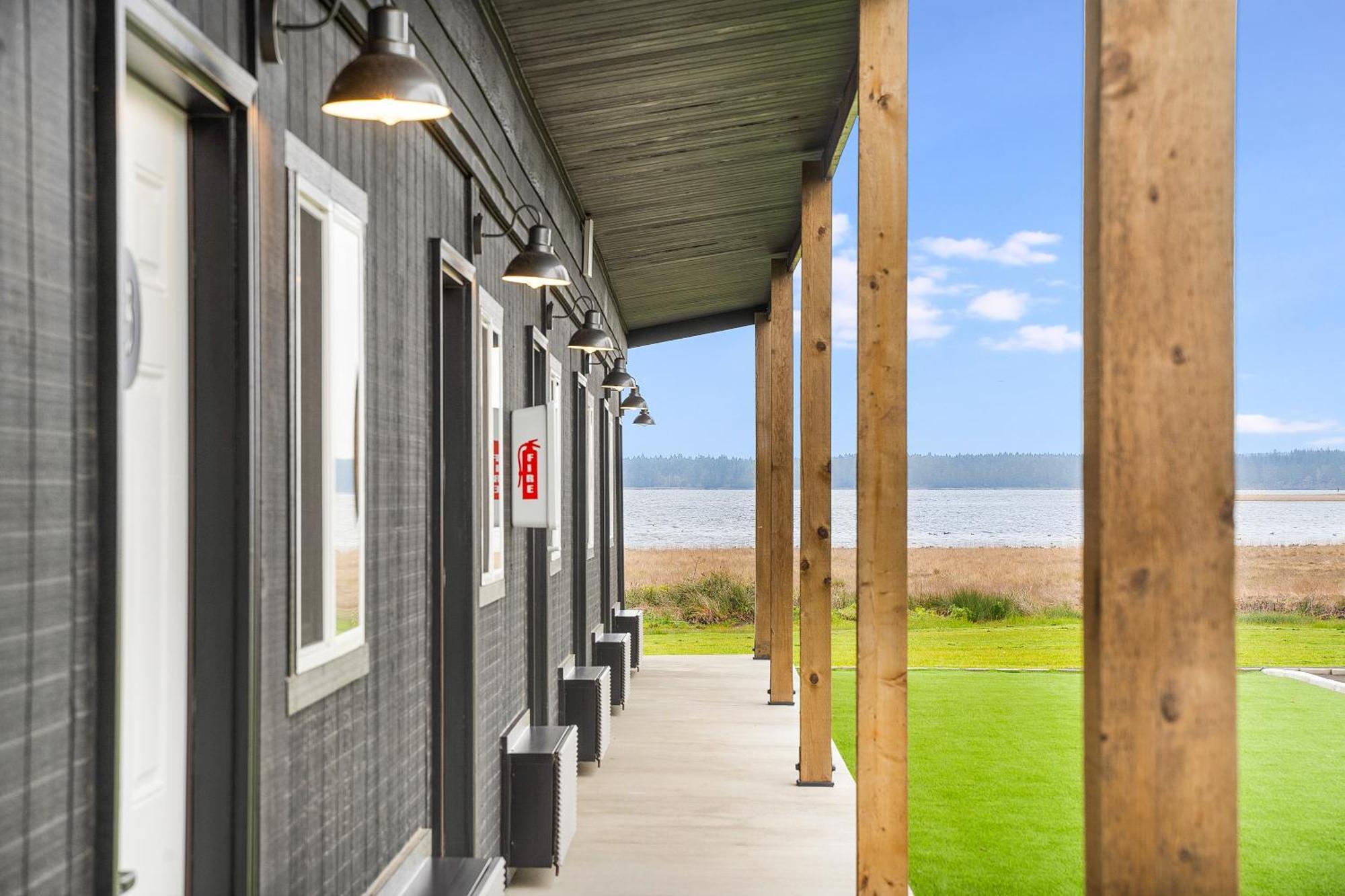 South Bay Inn Уестпорт Екстериор снимка
